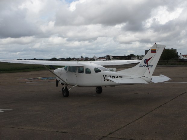 Avioneta-Cd-Blivar-Canaima